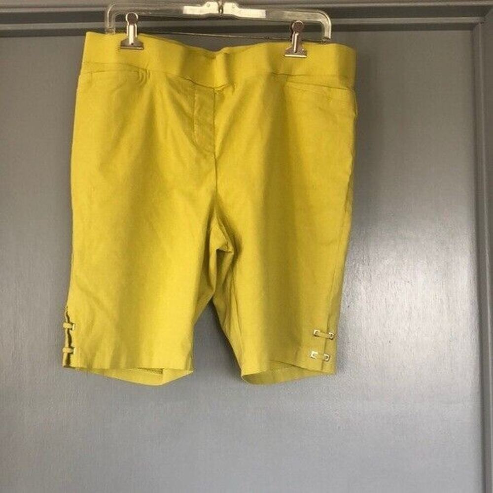 Retrology Shorts Size XL Bermuda Shorts Stretch Stretchy Shorts High Rise